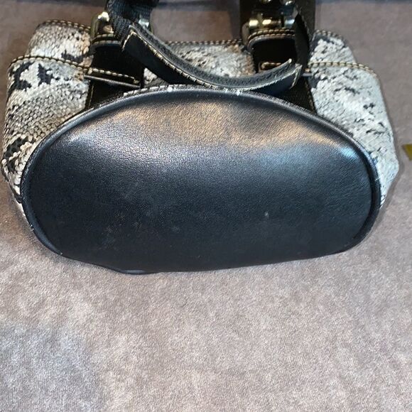 Nine West small purse *Sale* Bundle 2 purses for $60 - Picture 5 of 11